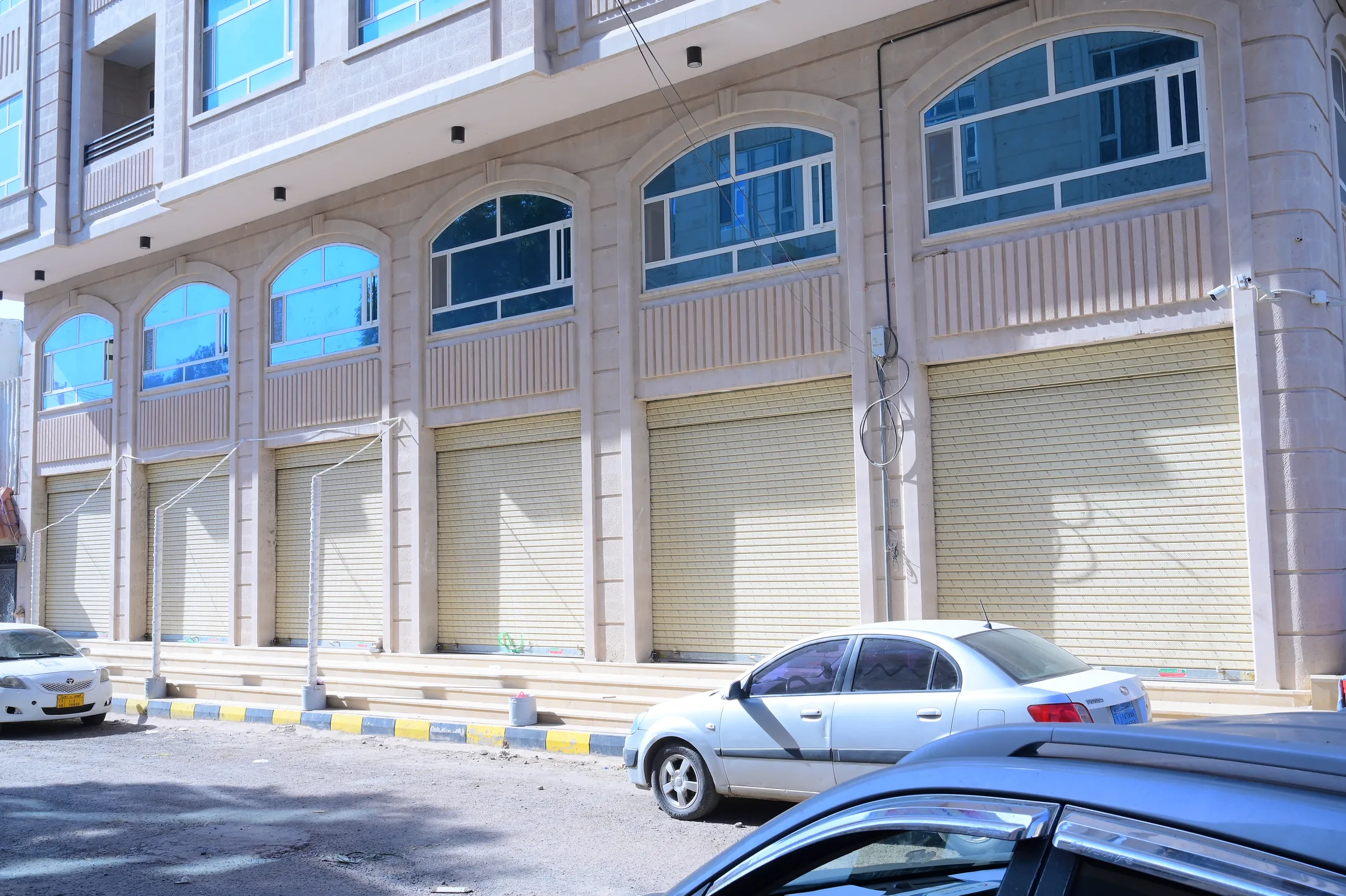 المحلات والأسواق التجارية